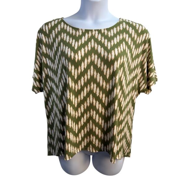 Vince Camuto Size L Liquid Knit‎ Tunic Top Abstract Green and Pink Short Sleeve - Picture 1 of 9